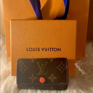 Louis Vuitton 6 ring key holder